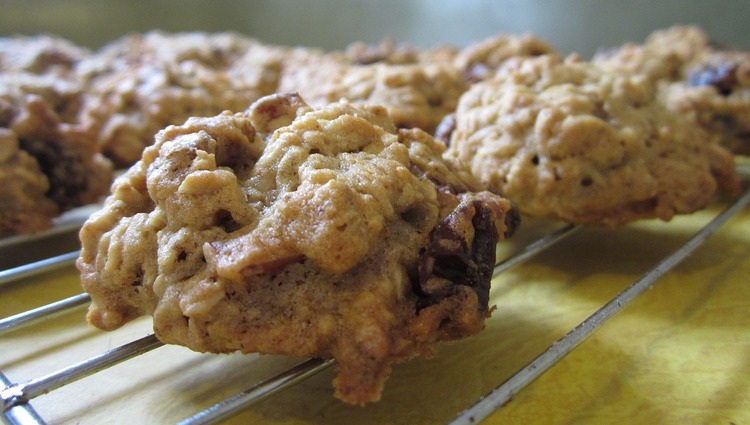 Oatmeal Cookie Recipe - Oatmeal Chocolate Chip Cookies