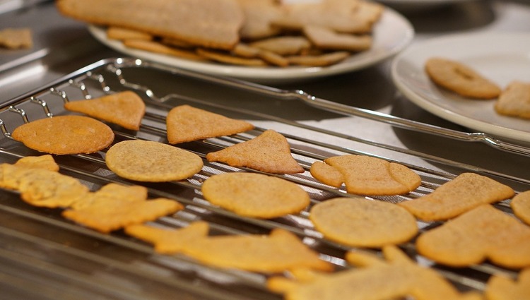 Gingerbread Cookie Recipe - Ginger Crisps