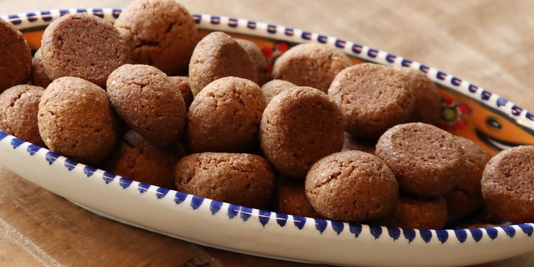 Gingerbread Cookie Recipe - Peppernuts Gingerbread Buttons